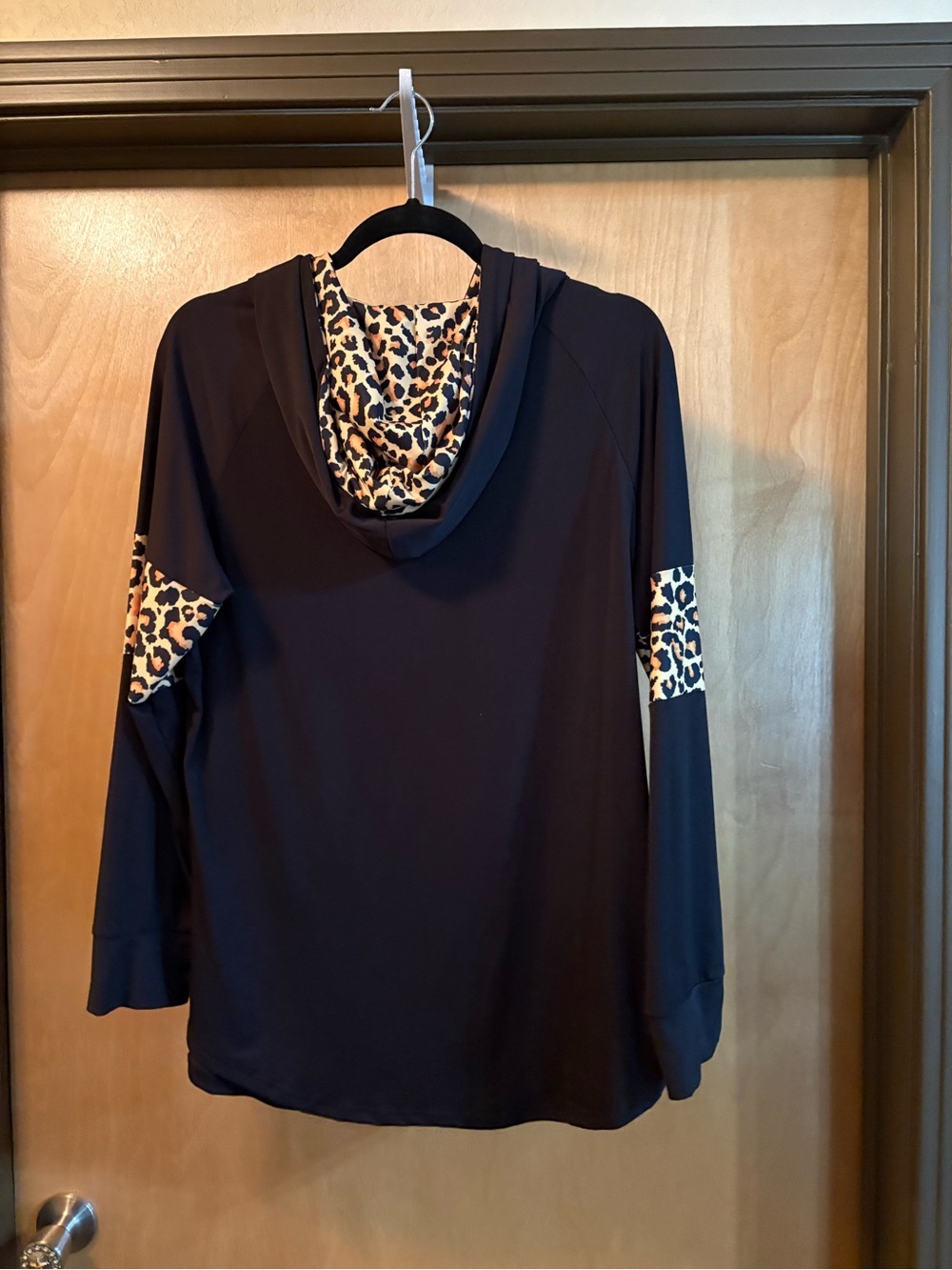 Lily Black Jogger Set with Leopard Print Accent; Size XL - Picture 5 of 8